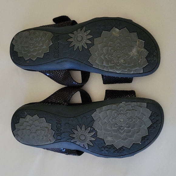 Vionic - Picture 2 of 3